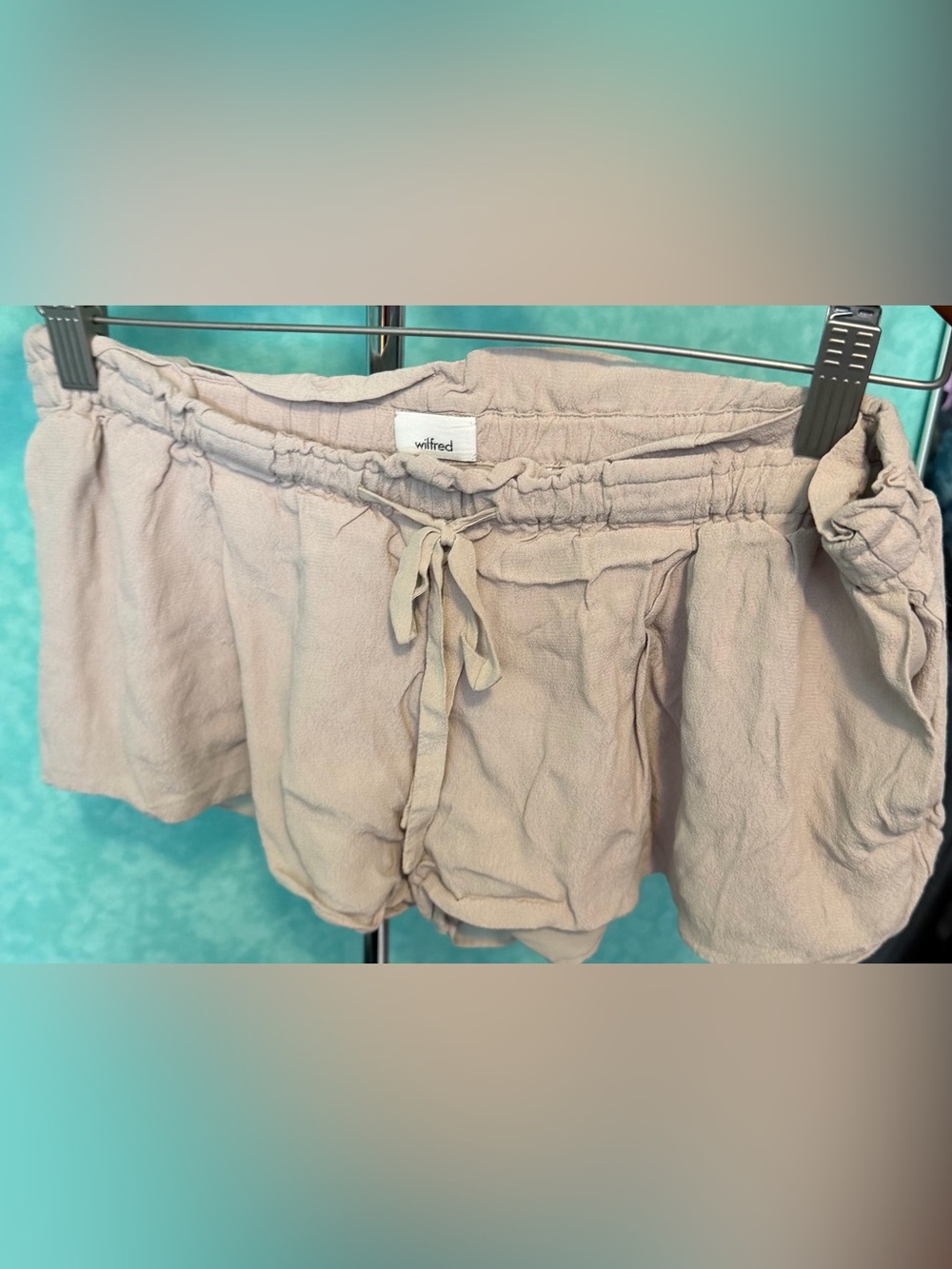Wilfred High-Waist Drawstring Shorts in Light Beige